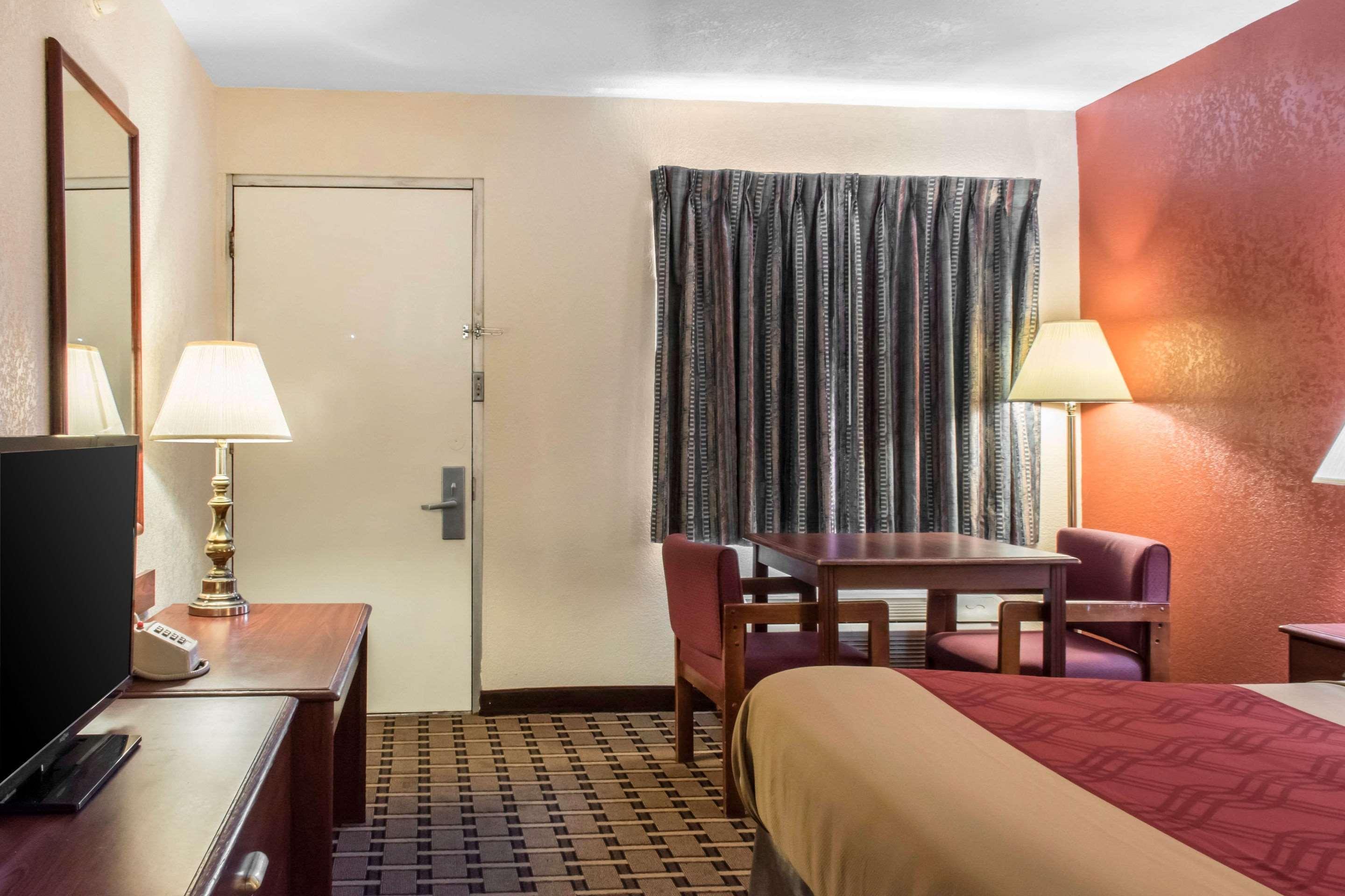 Econo Lodge Карлайл Экстерьер фото