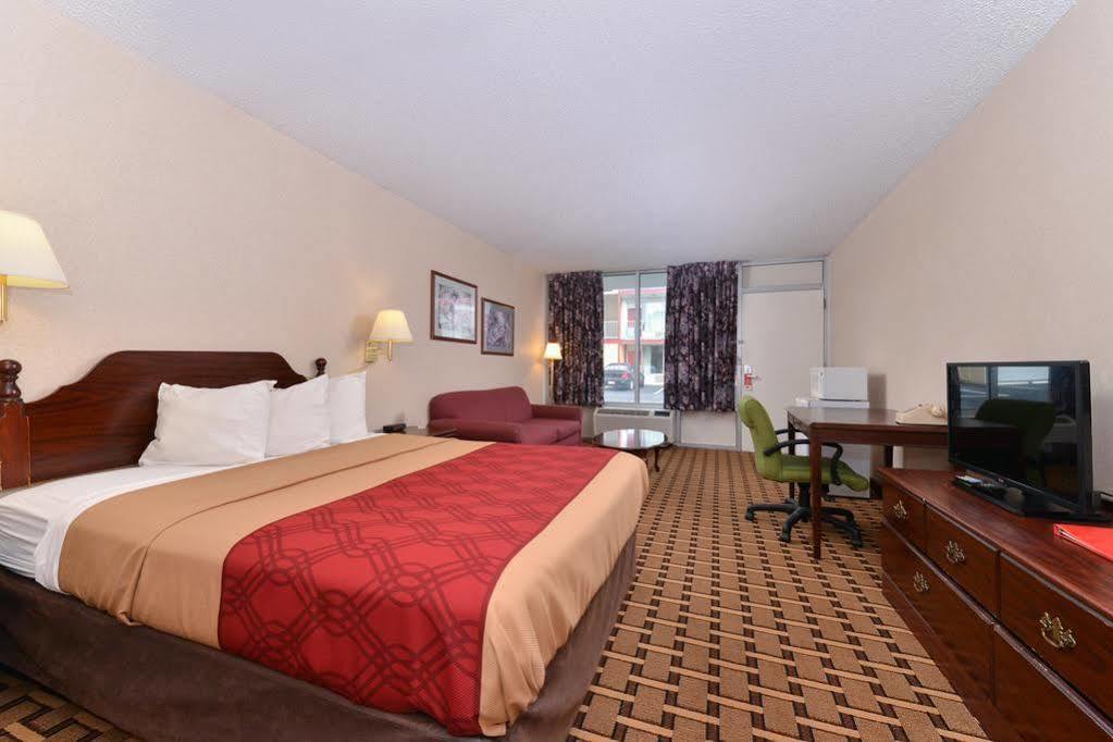 Econo Lodge Карлайл Экстерьер фото